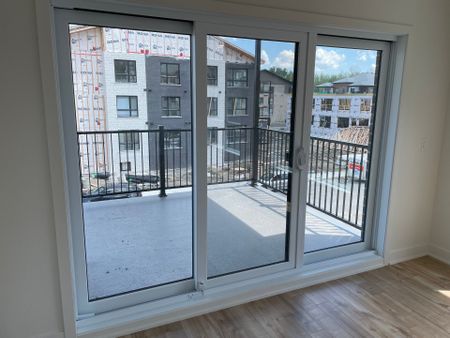 3720 Rue Médard Émard, Longueuil (Saint-Hubert), QC J3Y - Photo 2