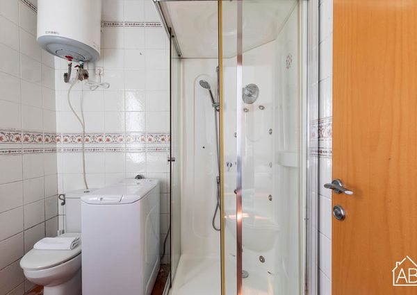 Cozy apartment right by the Barceloneta beach