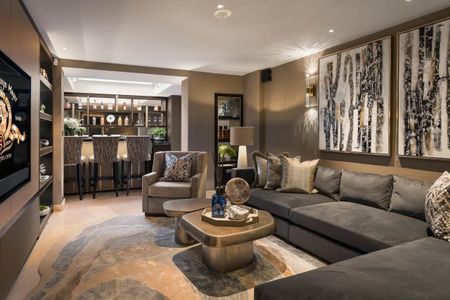 A stunning five-bedroom townhouse on Buckingham Place. - Photo 2