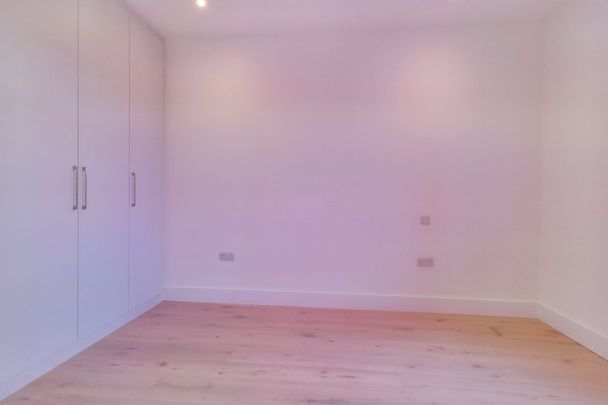 Flat 4, High Road , Harrow Weald, HA3 - Photo 1