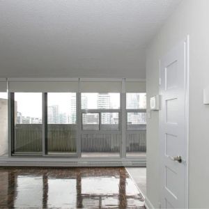 33 Isabella Street - Photo 2