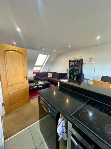 2 bedroom flat to rent - Photo 3