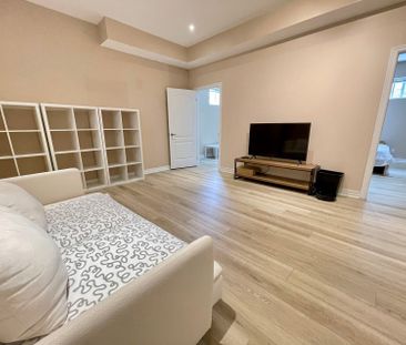 For Lease - 143 Toporowski Avenue, Richmond Hill, Ontario - Photo 1