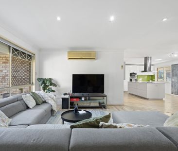 For Lease: Spacious Family Home in a Quiet Cul-de-Sac at Edens Land... - Photo 2