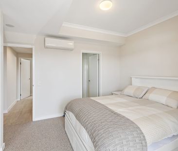 Wake Up & Smell the Coffee — Furnished Living in the Heart of Wembley - Photo 5