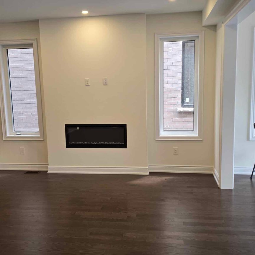 Upper level 4 bedroom home for rent Barrie/Springwater - Photo 1