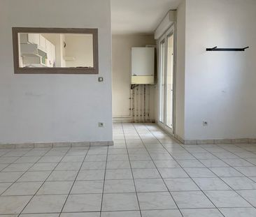 Location Appartement 2 pièces 40m² TROYES 10000 - Photo 2