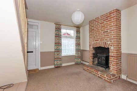 2 bedroom terraced house to rent - Photo 3