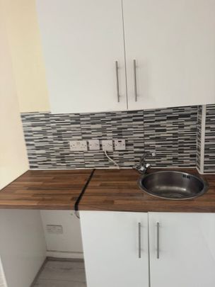 Studio Flat, Durlston Road, E5 - Photo 1