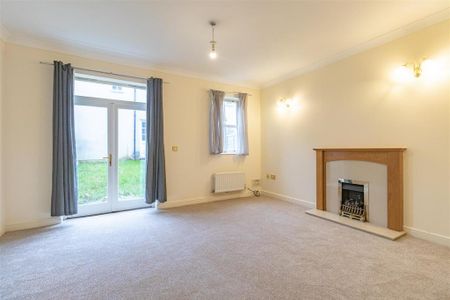 3 bedroom terraced house to rent - Photo 2