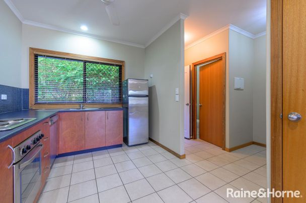 CITY CENTRE EXECUTIVE APARTMENTS WITH WATER VIEWS! - Photo 1