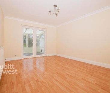 3 bedroom semi-detached house to rent - Photo 3