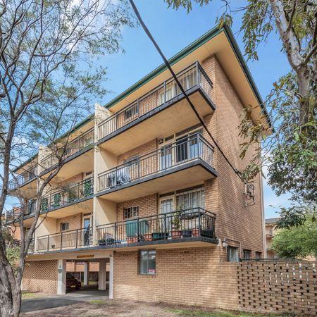 In the heart of Meadowbank - Photo 4