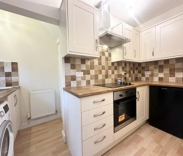 2 bedroom terraced house to rent - Photo 3