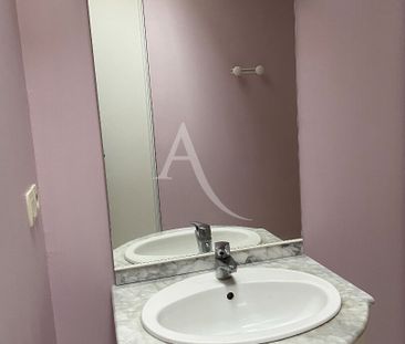 Location Appartement 1 pièce 32m² FONTENAY LE COMTE 85200 - Photo 6