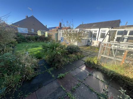 2 bedroom detached bungalow to rent - Photo 2