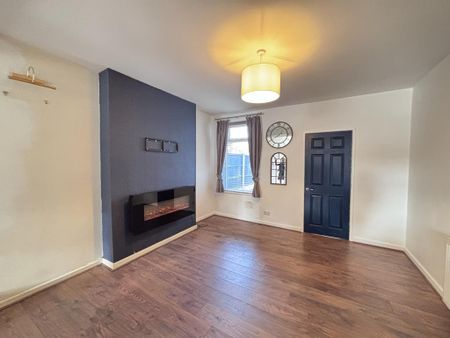 2 bedroom semi-detached house to rent - Photo 3