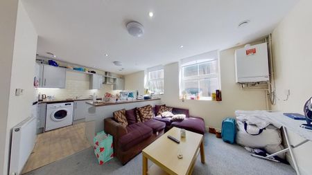 5 bedroom flat to rent - Photo 2