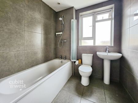 2 bedroom flat to rent - Photo 5