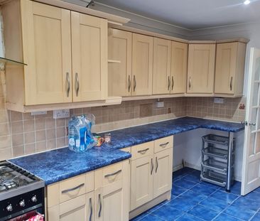 2 Bed Terraced House, Aldborough Road South, IG3 - Photo 3