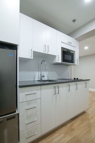 25 Avenue des Pins O, Montréal, QC - Photo 5