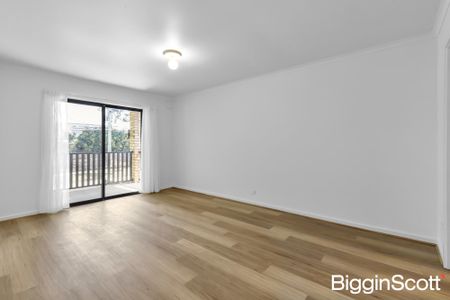 Light-Filled, Contemporary Comfort in the Zone - Photo 3