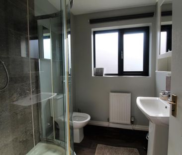 4 bedroom detached house to rent - Photo 4
