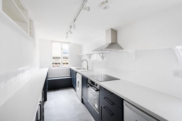 1 Bed Flat - Photo 1