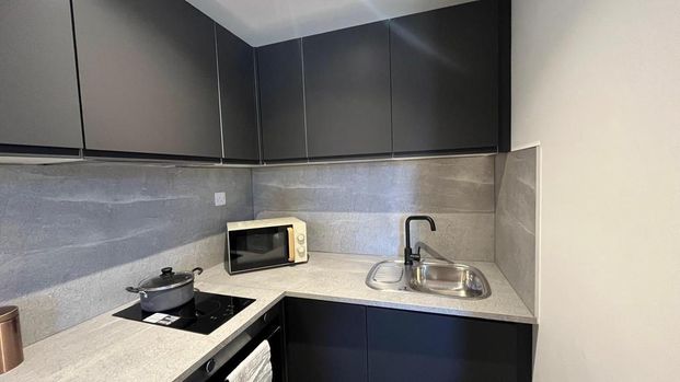 Studio to rent - Photo 1
