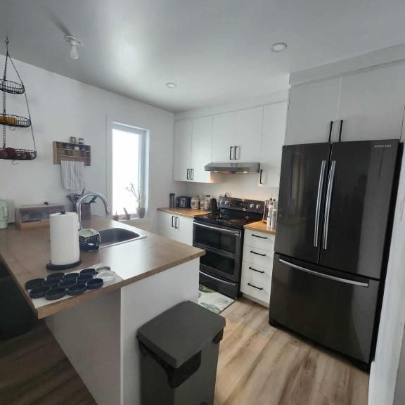 4 ½ à louer — Disponible le 1er juin - 1250 pieds - Photo 1