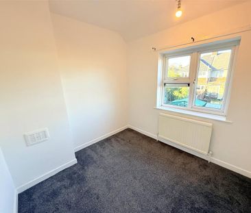 2 bedroom end of terrace house to rent - Photo 4