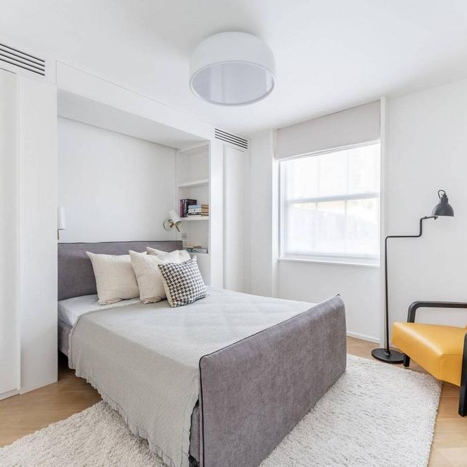 4 bedroom mews to rent - Photo 1