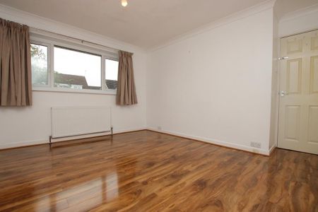 3 bedroom semi-detached house to rent - Photo 4