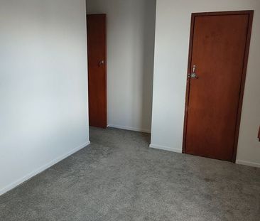 3 bedrooms family home in Papatoetoe - Photo 3