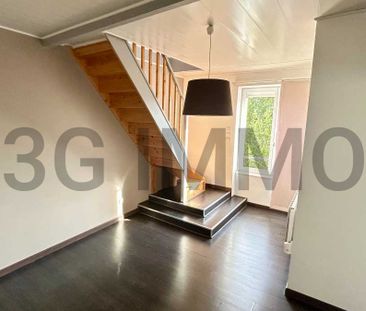 Location / Duplex - Photo 2