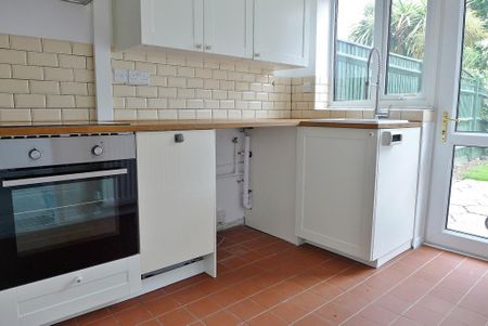 3 bedroom semi-detached house to rent - Photo 4