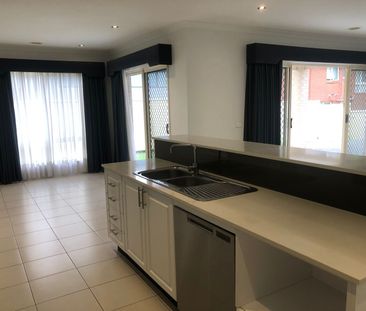 EXTRA LARGE FAMILY HOME IN EXCLUSIVE POCKET OF WANTIRNA SOUTH - Photo 6