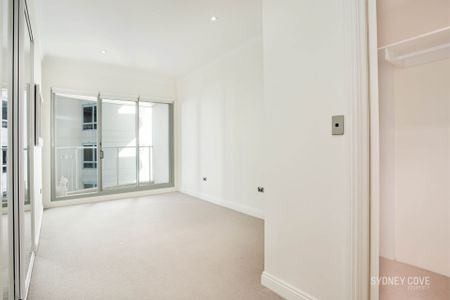 TWO APARTMENTS COMBINED | Unfurnished - Photo 4