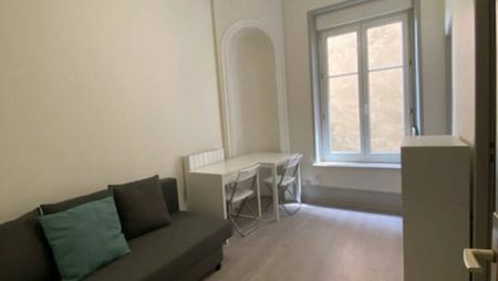 F1 meublé et rénové - proche ARTEM - Photo 2