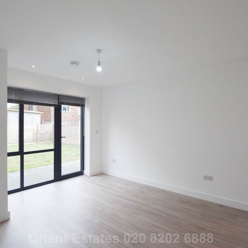 Price £2,900 pcm - Available Now - Unfurnished - Photo 1