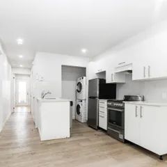 1 room apartment of 52m² in Montreal - Photo 2