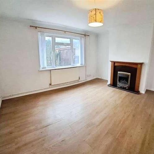 Ynys Cadwyn, Glynneath, Neath, SA11 - Photo 1