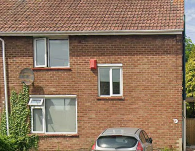 Ambleside Avenue Room 4 - Photo 1