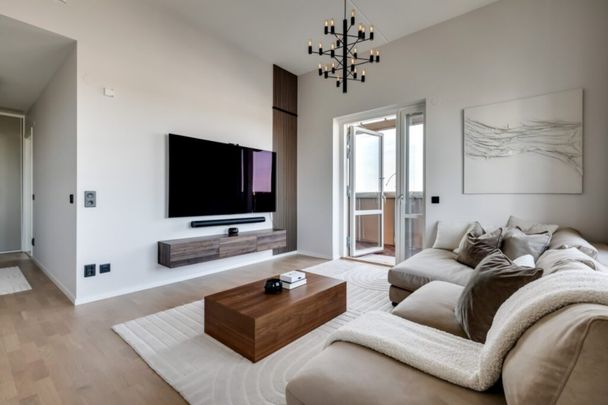 En exklusiv och nyrenoverad lägenhet i Solna - Photo 1