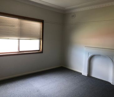 Family Home in Excellent Location! - Photo 2