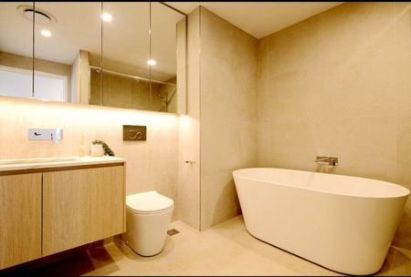 New Luxury Apartment - Photo 5