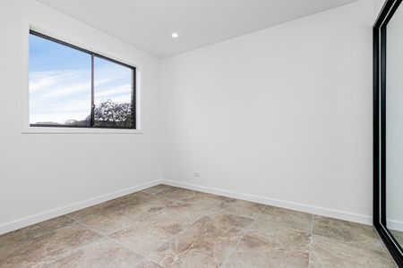 Brand New 5 Bedroom Family Home Offering Space, Style and Effortless Living - Photo 3