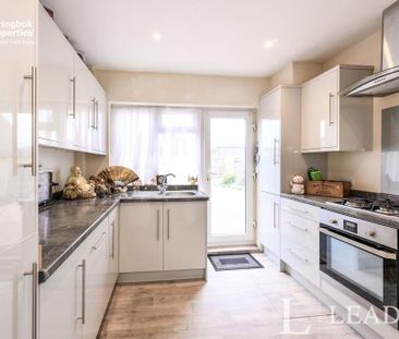 3 bedroom terraced house to rent - Photo 3