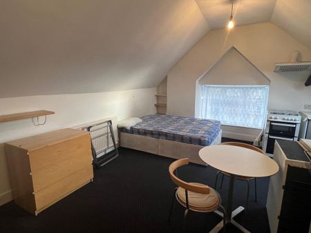 Studio to rent - Photo 2