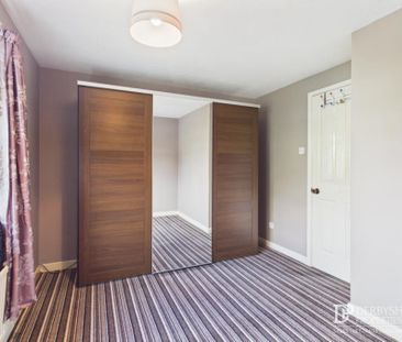 2 Bedroom Terraced House - Photo 3